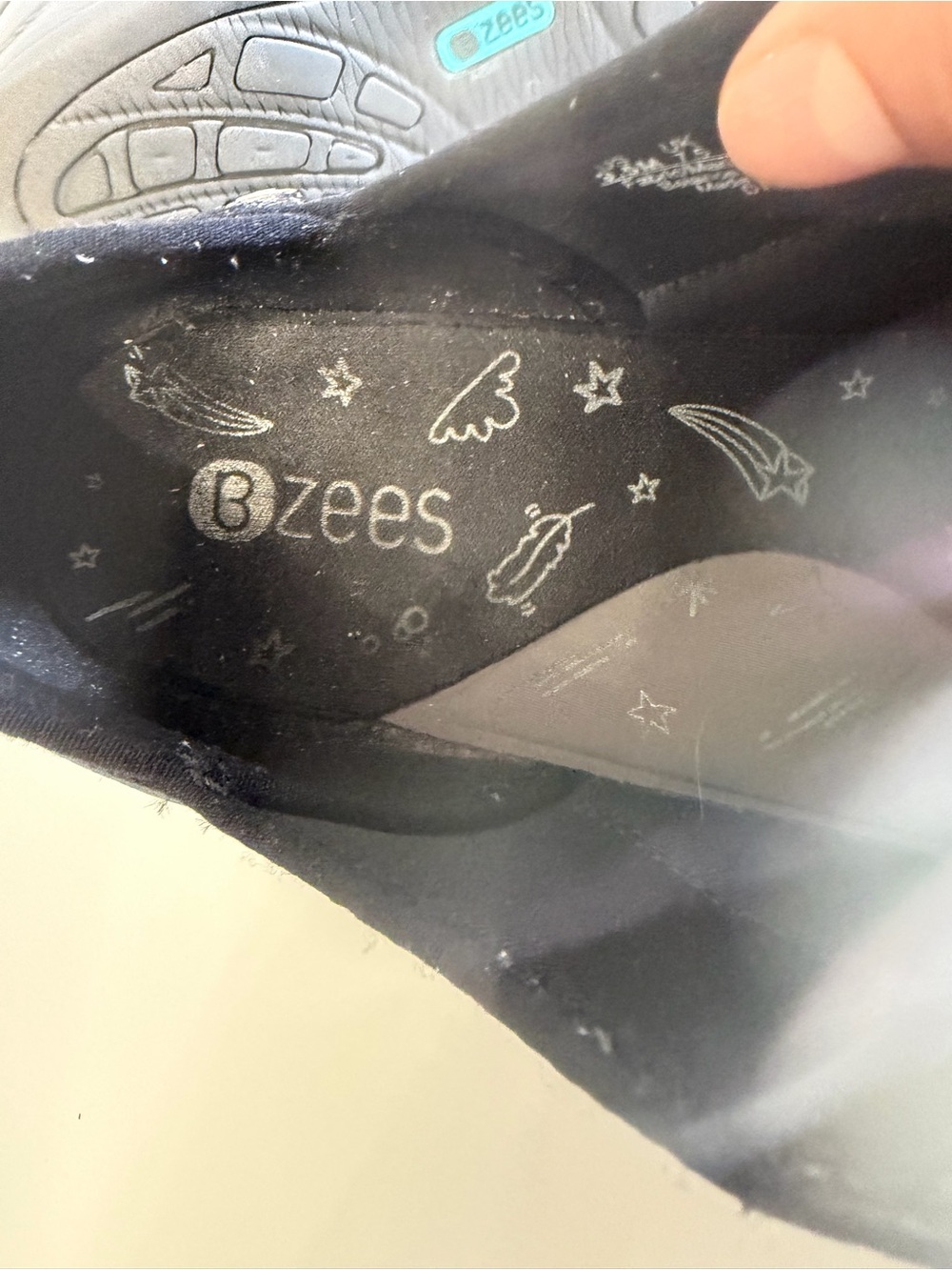 Bzees Black Slip-On Zip Comfort Wedges Sneakers Size 9.5 - Picture 11 of 12